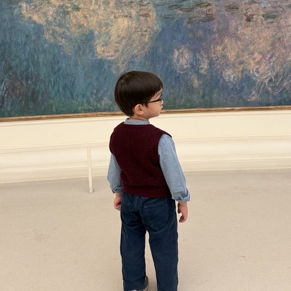 卒園生(美術館で絵画を鑑賞する様子)